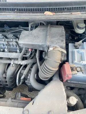 Foto de CAJA FILTRO AIRE MITSUBISHI COLT CZ3 BERL. 5 (Z30A) 1.3 CAT (95 CV / 70 KW)