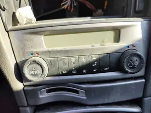 Foto de MANDO CALEFACCION / AIRE ACONDICIONADO RENAULT LAGUNA II (BG0) 1.8 CAT (120 CV / 88 KW)