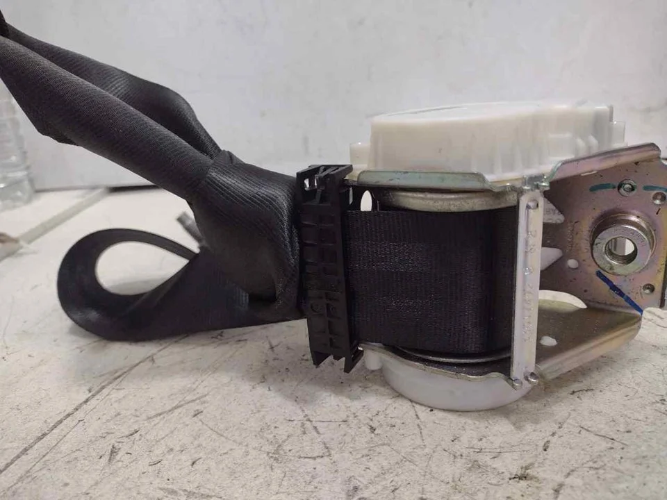 Foto de CINTURON SEGURIDAD TRASERO DERECHO CITROEN DS3 1.6 e-HDi FAP (92 CV / 68 KW) referencia 96819581XX