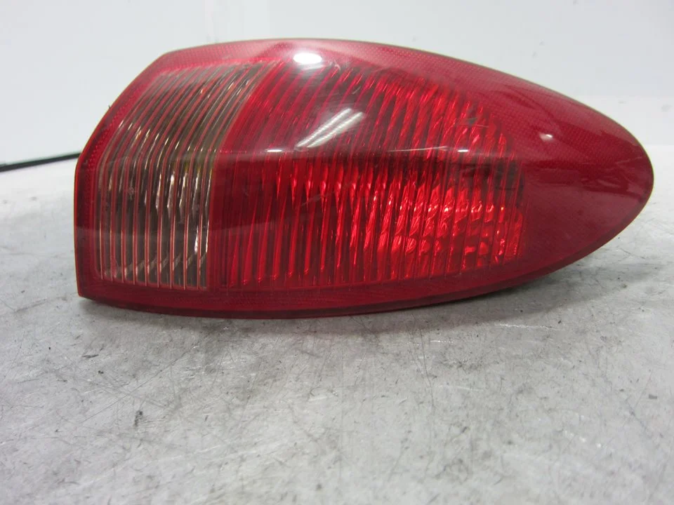Foto de PILOTO TRASERO DERECHO ALFA ROMEO 147 (190) 1.9 JTD CAT (101 CV / 74 KW) referencia 46556347
