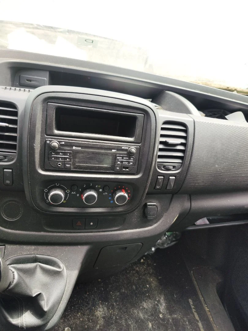 Foto de CONSOLA CENTRAL FIAT TALENTO FURGÓN (296) 2.0 Turbodiesel Ecojet (119 CV / 88 KW) referencia 969104465R