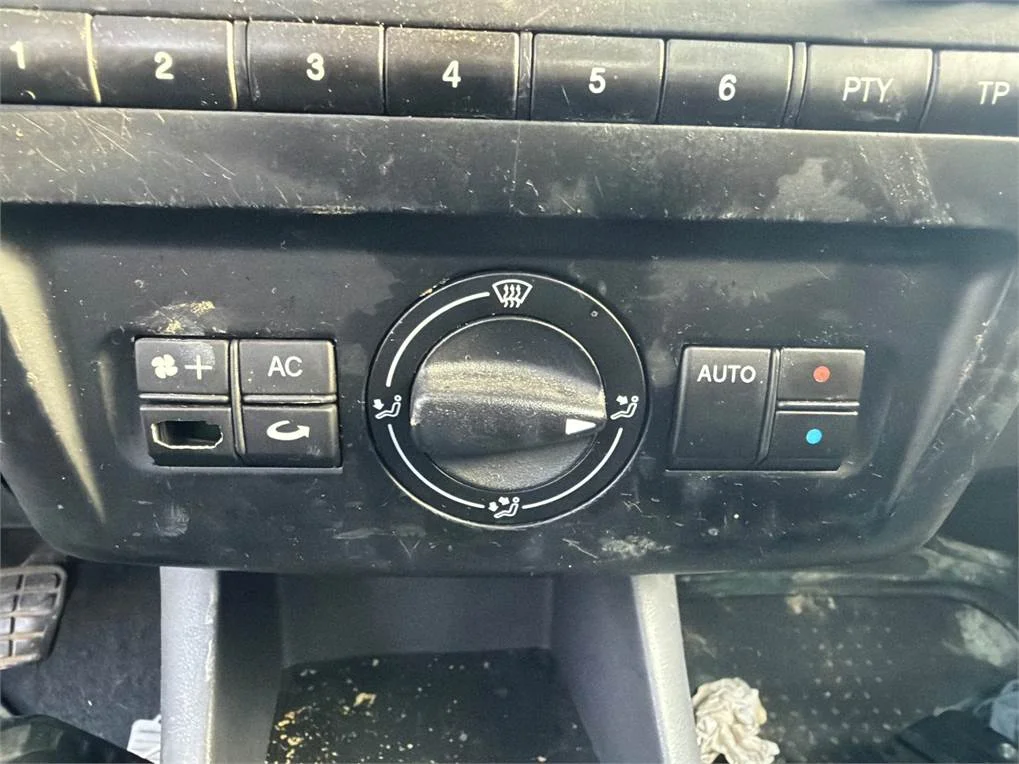Foto de MANDO CALEFACCION / AIRE ACONDICIONADO SEAT CORDOBA BERLINA (6K2)