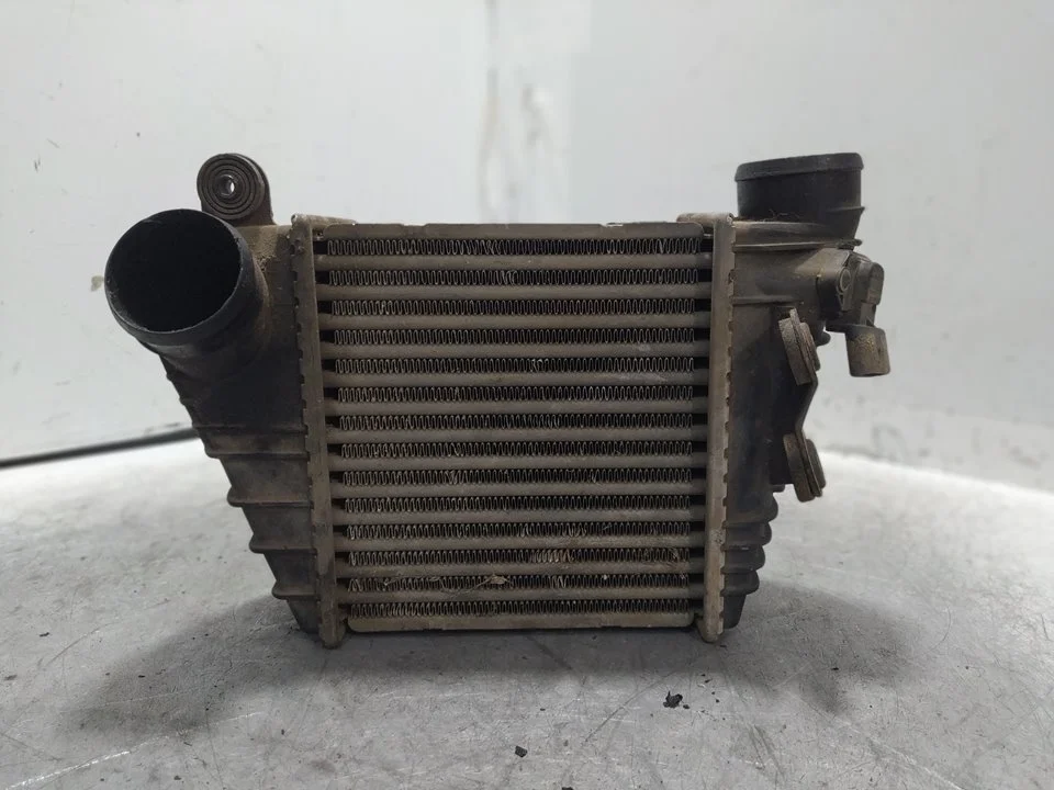 Foto de INTERCOOLER VOLKSWAGEN GOLF IV BERLINA (1J1)(10.1997) 1.9 TDI (116 CV / 85 KW) referencia 1J0145803N
