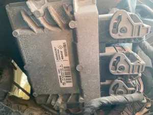 Foto de CENTRALITA MOTOR UCE RENAULT CLIO III 1.2 16V (75 CV / 55 KW) referencia 8200522357