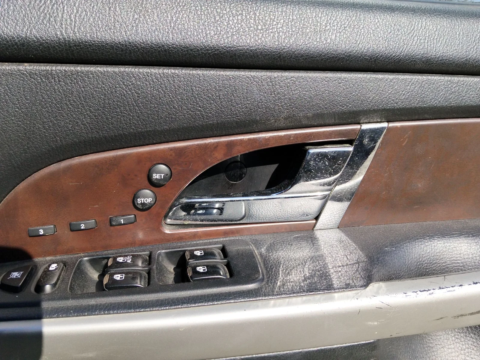 Foto de MANETA INTERIOR DELANTERA DERECHA SSANGYONG REXTON 2.7 Turbodiesel CAT (160 CV / 118 KW)