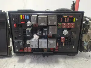 Foto de CAJA RELES / FUSIBLES OPEL ASTRA J BERLINA 5P 1.7 16V CDTI (110 CV / 81 KW) referencia 13313205 foto 5