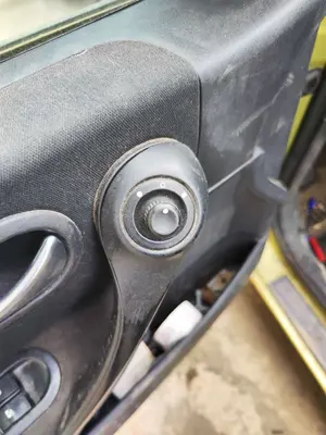 Foto de MANDO RETROVISOR RENAULT MEGANE II BERLINA 5P 1.6 CAT (113 CV / 83 KW)