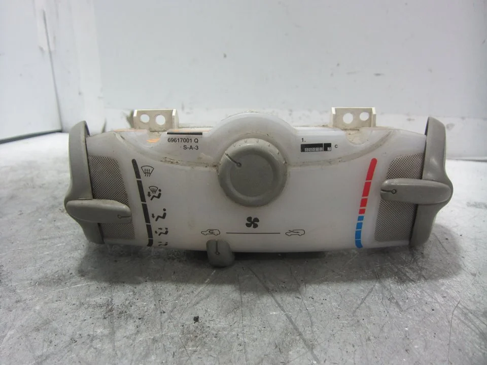 Foto de MANDO CLIMATIZADOR PEUGEOT 107 1.0 CAT (384F) (68 CV / 50 KW) referencia 69610001A7
