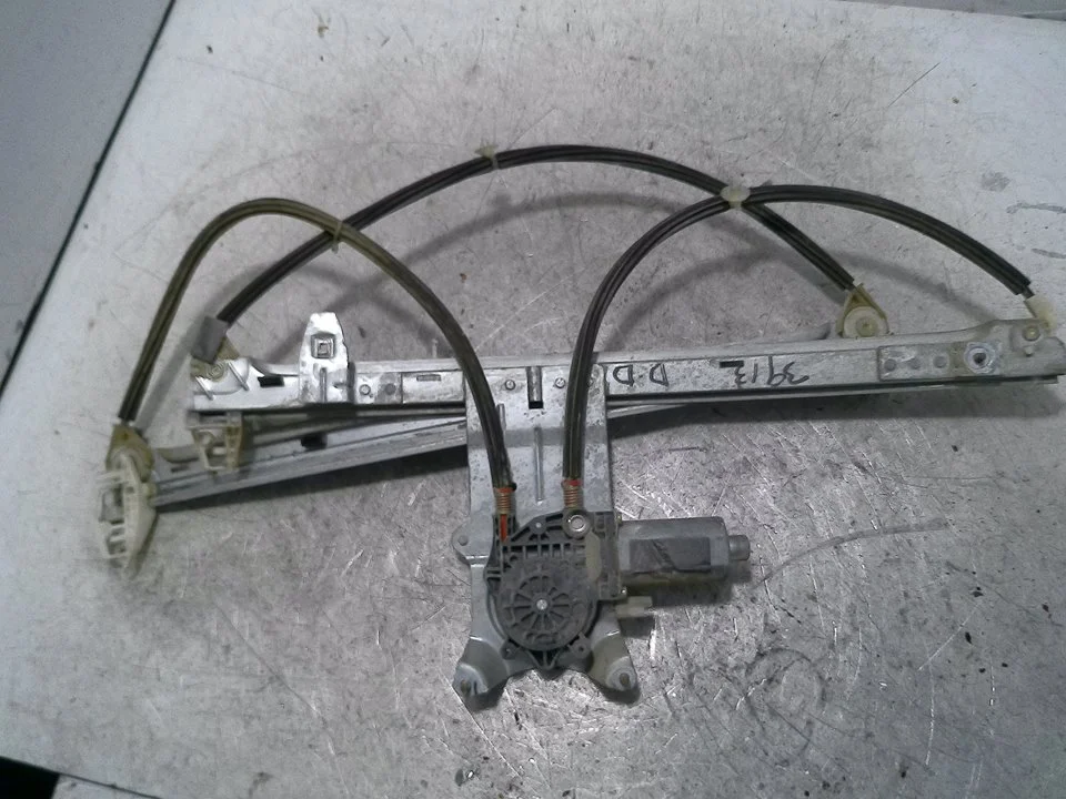 Foto de ELEVALUNAS DELANTERO DERECHO CITROEN XSARA PICASSO 2.0 HDi CAT (RHY / DW10TD) (90 CV / 66 KW) referencia 0130821762