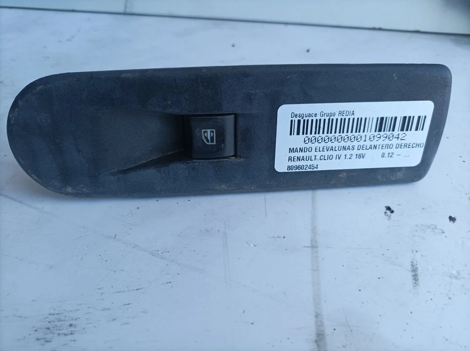 Foto de INTERRUPTOR RENAULT CLIO IV referencia 10092655