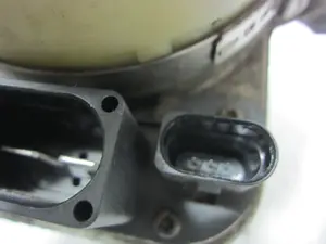 Foto de BOMBA DIRECCION SEAT IBIZA (6L1) referencia 6R04231156B foto 3