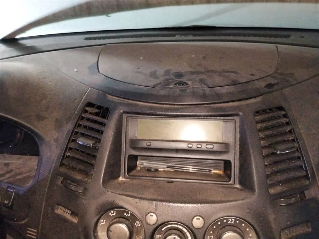 Foto de REJILLA AIREADORA MITSUBISHI GRANDIS (NA0W)