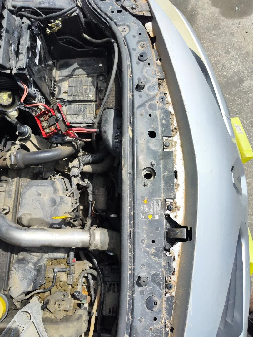Foto de PANEL FRONTAL RENAULT MEGANE II GRANDTOUR 1.5 dCi Diesel CAT (86 CV / 63 KW)