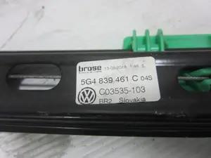 Foto de ELEVALUNAS TRASERO IZQUIERDO VOLKSWAGEN GOLF VII BERLINA (BQ1/BE2) 1.6 TDI (116 CV / 85 KW) referencia 5G4839461C foto 2
