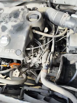Foto de MOTOR COMPLETO SEAT LEON (1M1) 1.6 (101 CV / 74 KW) referencia AKL foto 2