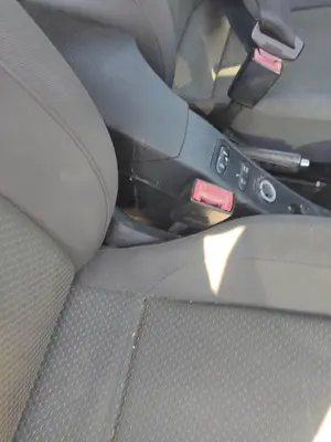 Foto de ENGANCHE CINTURON DELANTERO DERECHO SEAT ALTEA (5P1) 2.0 TDI (140 CV / 103 KW)