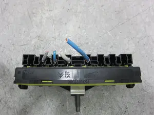 Foto de CAJA RELES / FUSIBLES FIAT II SCUDO (272) COMBI 2.0 JTDM (120 CV / 88 KW) referencia 9636079380 foto 2