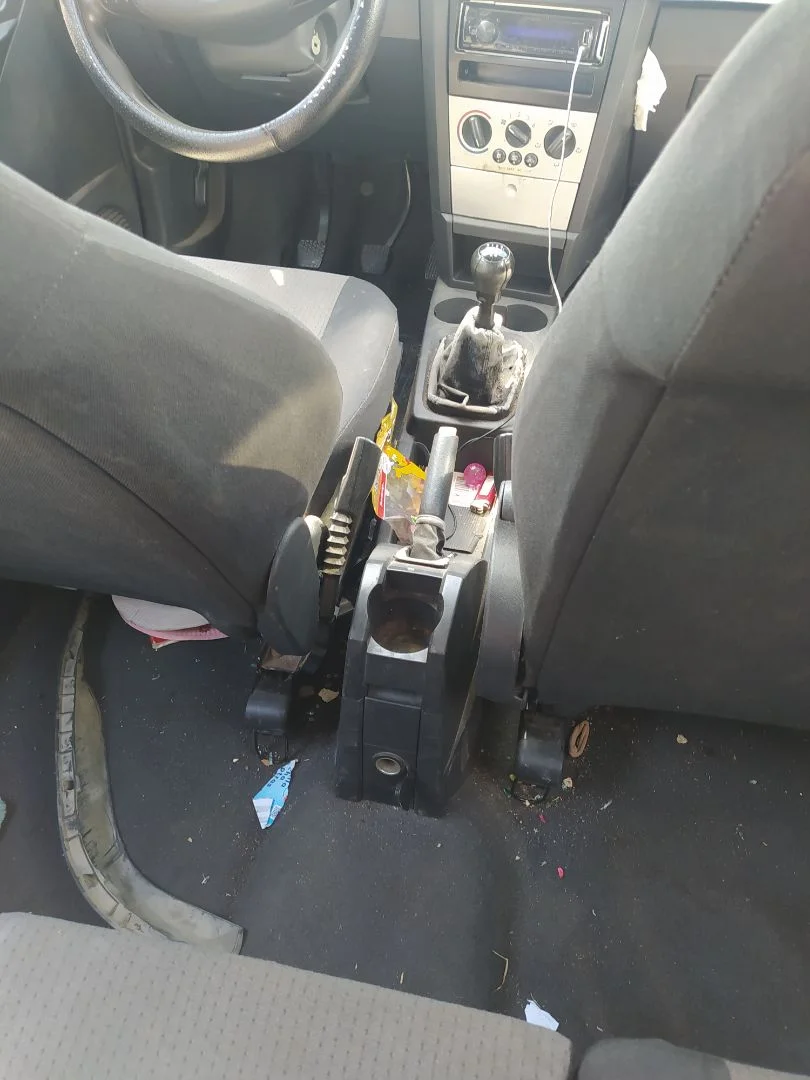Foto de CONSOLA CENTRAL OPEL MERIVA 1.7 16V DTI CAT (Y 17 DT / LR6) (75 CV / 55 KW)