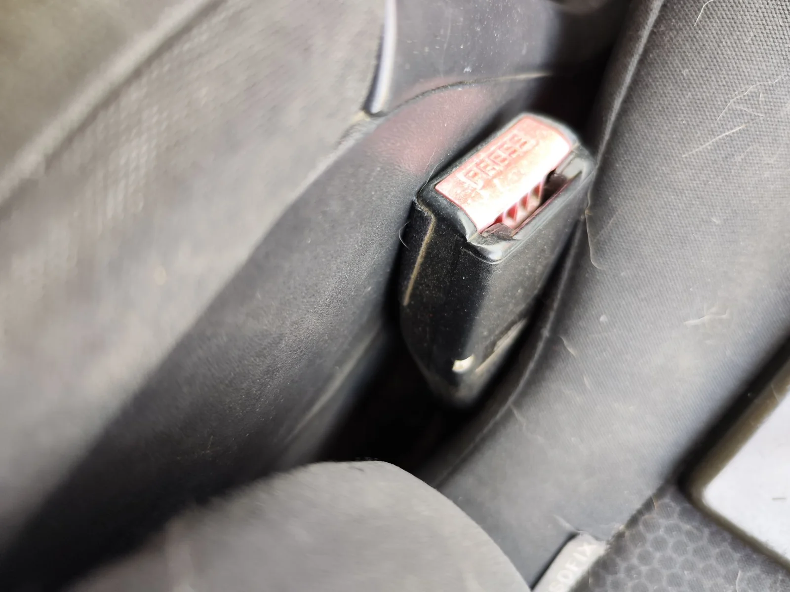Foto de PRETENSOR AIRBAG DERECHO RENAULT MEGANE II BERLINA 3P 1.9 dCi Diesel (120 CV / 88 KW)