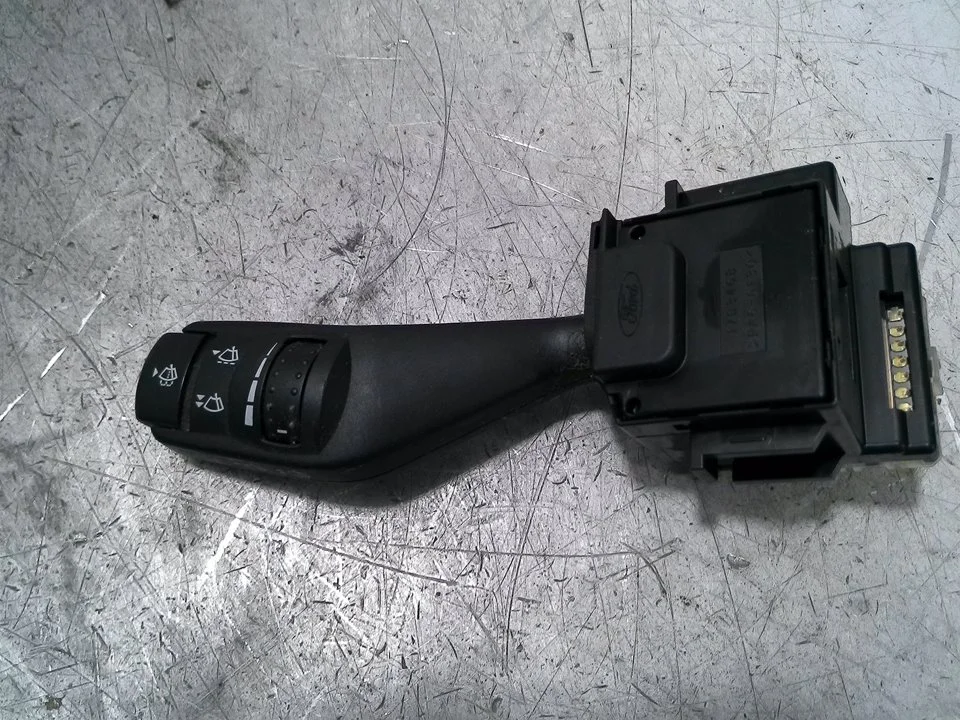 Foto de MANDO LIMPIA FORD FOCUS BERLINA (CAP) 1.6 TDCi CAT (109 CV / 80 KW) referencia 17D346B