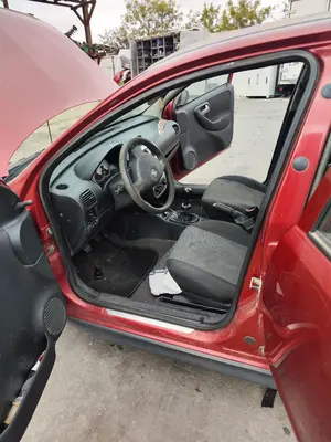 Foto de GOMAS CONTORNO PUERTA OPEL CORSA C 1.2 16V CAT (Z 12 XEP / LB4) (80 CV / 59 KW)