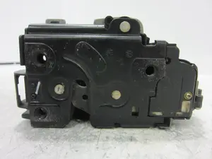 Foto de CERRADURA PUERTA DELANTERA IZQUIERDA SKODA OCTAVIA COMBI (1U5) 1.9 TDI (101 CV / 74 KW) referencia C3B1837015A