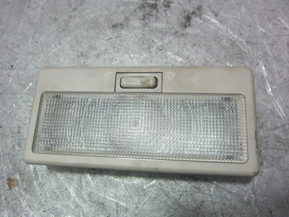 Foto de LUZ INTERIOR SEAT IBIZA (6K1) 1.4 16V (101 CV / 74 KW) referencia 1L0947105