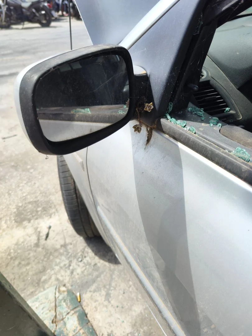 Foto de RETROVISOR IZQUIERDO RENAULT MEGANE II GRANDTOUR 1.5 dCi Diesel CAT (86 CV / 63 KW)
