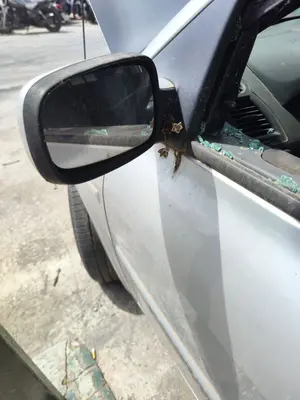Foto de RETROVISOR IZQUIERDO RENAULT MEGANE II GRANDTOUR 1.5 dCi Diesel CAT (86 CV / 63 KW)
