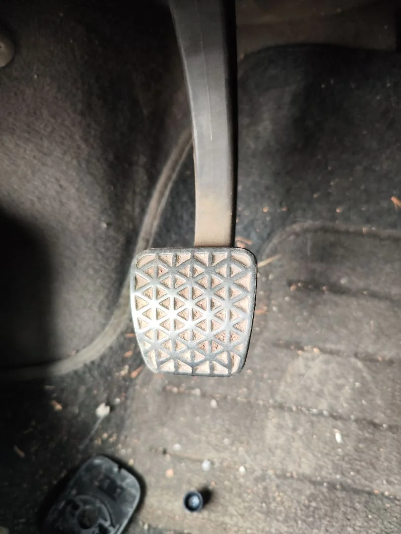 Foto de PEDAL EMBRAGUE OPEL CORSA C 1.2 16V CAT (Z 12 XEP / LB4) (80 CV / 59 KW)