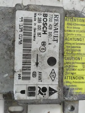 Foto de CENTRALITA AIRBAG RENAULT CLIO II FASE I (B/CB0) 1.2 (58 CV / 43 KW) referencia 7700428310A foto 2