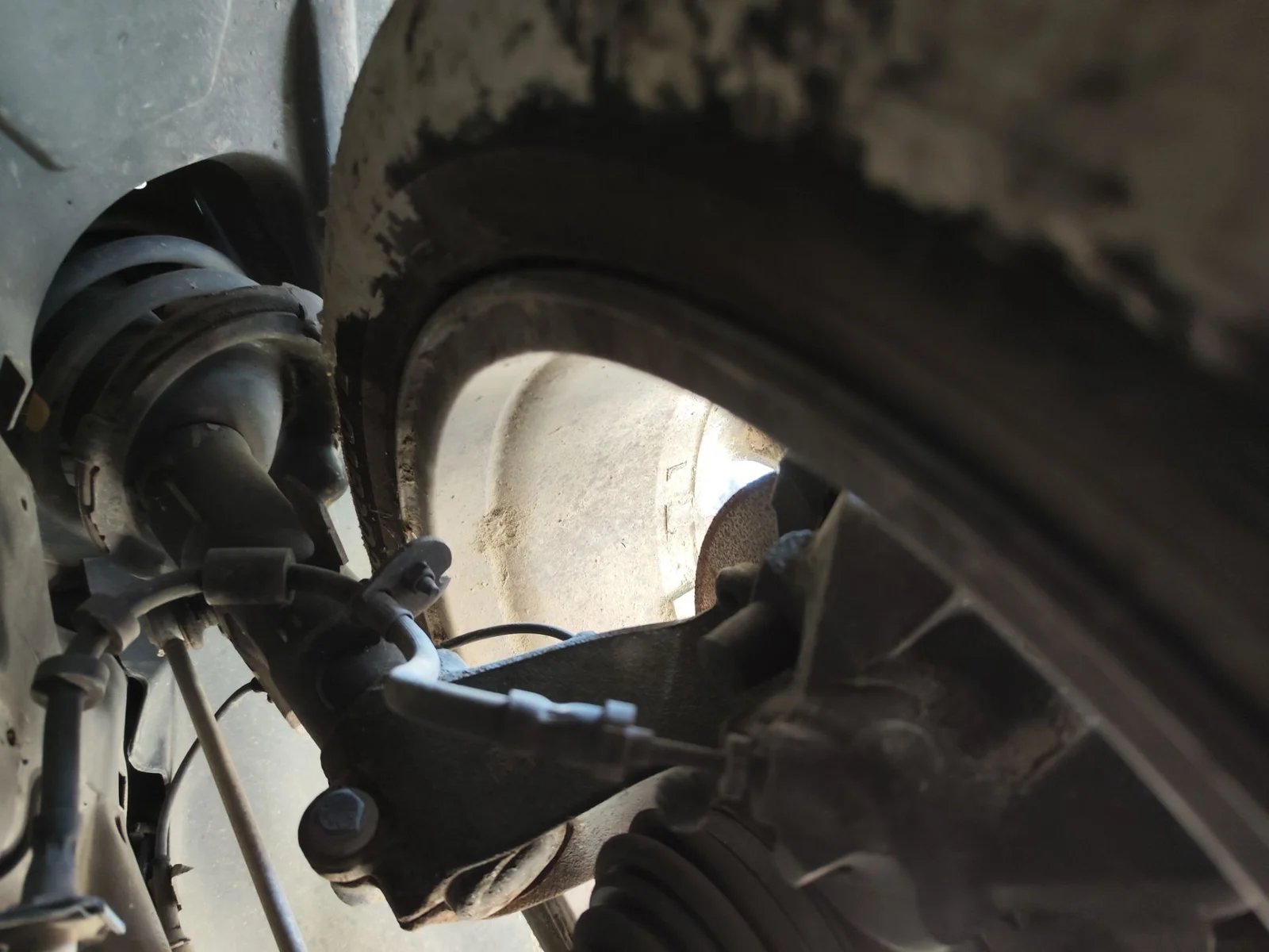 Foto de PINZA DE FRENO DELANTERA IZQUIERDA FORD C-MAX (CB7) 1.6 TDCi CAT (116 CV / 85 KW)