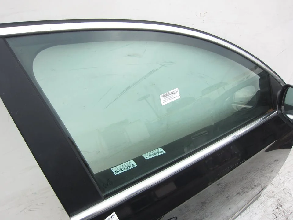 Foto de LUNA DELANTERA DERECHA VOLKSWAGEN PASSAT BERLINA (3C2) 2.0 TDI (140 CV / 103 KW) referencia 43R00082