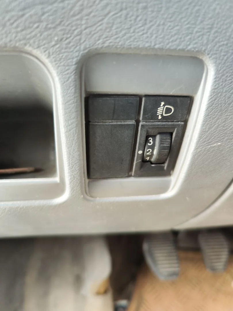 Foto de INTERRUPTOR CITROEN JUMPY 2.0 HDi CAT (RHX / DW10BTED) (94 CV / 69 KW)