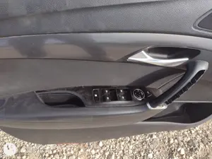 Foto de MANDO ELEVALUNAS DELANTERO IZQUIERDO HYUNDAI I40 (VF) 1.7 CRDi CAT (136 CV / 100 KW)
