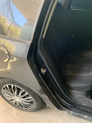 Foto de GOMAS CONTORNO PUERTA VOLKSWAGEN PASSAT VARIANT (3C5) 2.0 TDI (140 CV / 103 KW) referencia 3AF837644 foto 3