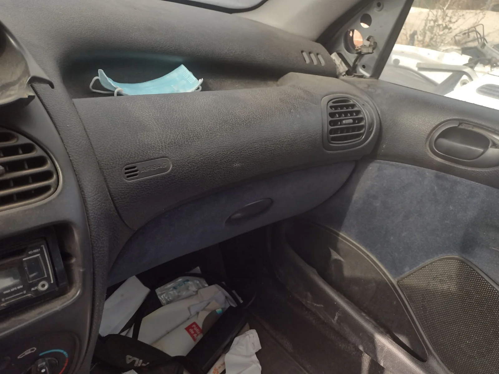 Foto de AIRBAG DELANTERO DERECHO PEUGEOT 206 1.9 Diesel (69 CV / 51 KW) referencia 8220NR