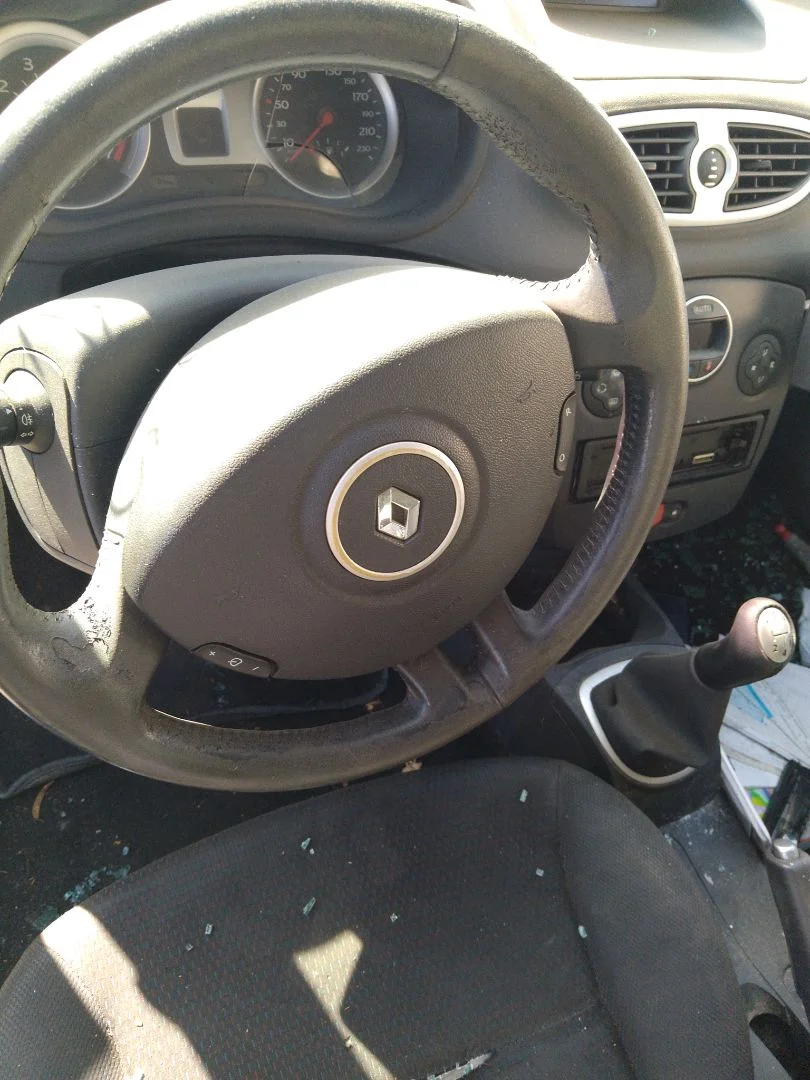 Foto de AIRBAG DELANTERO IZQUIERDO RENAULT CLIO III 1.4 16V (98 CV / 72 KW)