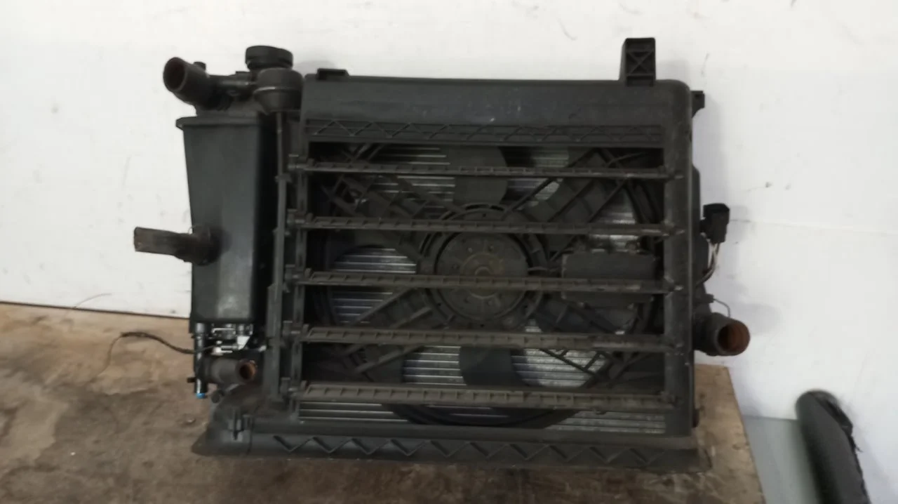 Foto de ELECTROVENTILADOR BMW SERIE 3 BERLINA (E46) 2.0 16V Diesel CAT (136 CV / 100 KW) referencia 1137328080