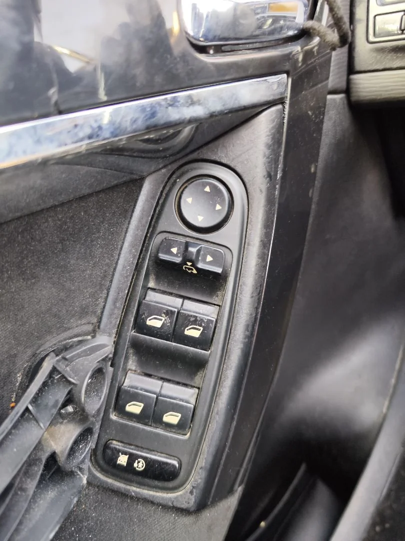 Foto de MANDO ELEVALUNAS DELANTERO IZQUIERDO CITROEN GRAND C4 PICASSO 1.6 16V HDi FAP (109 CV / 80 KW)