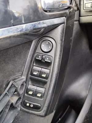 Foto de MANDO ELEVALUNAS DELANTERO IZQUIERDO CITROEN GRAND C4 PICASSO 1.6 16V HDi FAP (109 CV / 80 KW)
