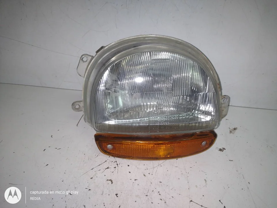 Foto de FARO DERECHO RENAULT TWINGO I (C06) referencia 7701036392