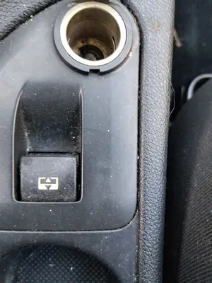 Foto de TECHO ELECTRICO PEUGEOT 308 SW 1.6 HDi FAP CAT (9HZ / DV6TED4) (109 CV / 80 KW)