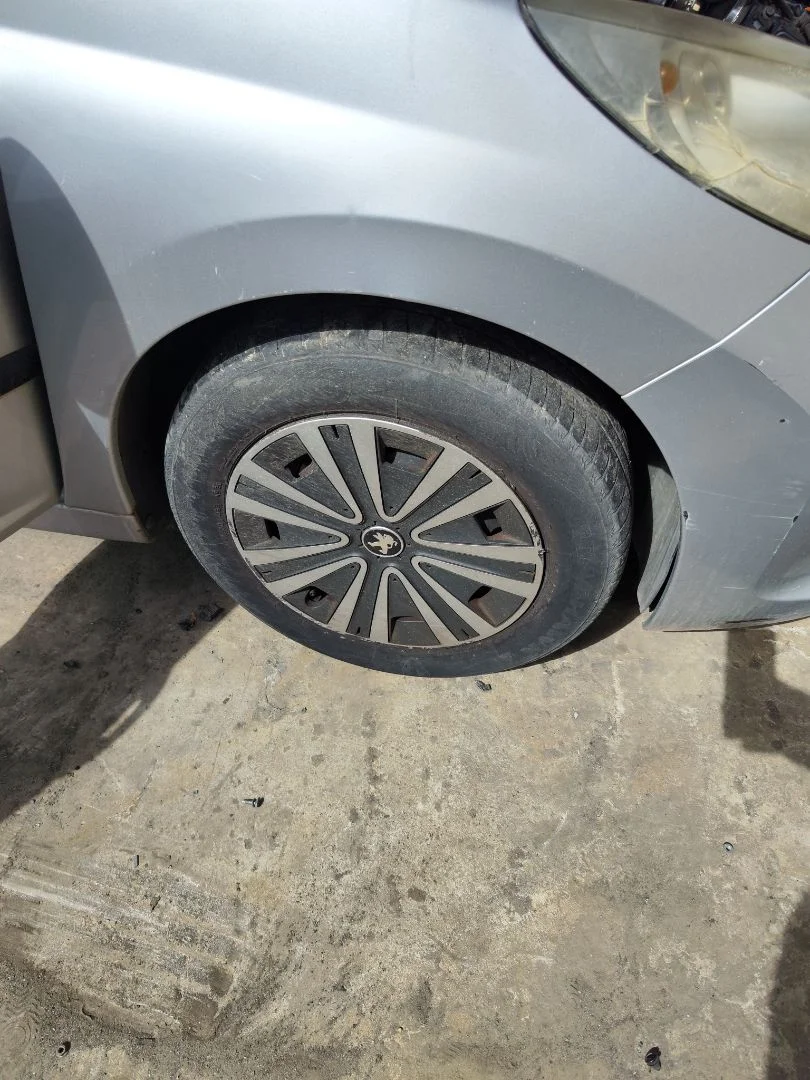 Foto de LLANTA PEUGEOT 207 1.6 16V HDi (90 CV / 66 KW) referencia 5401P4