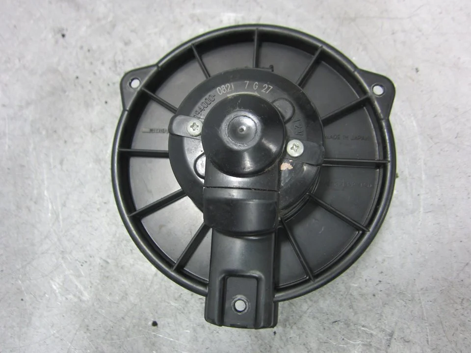 Foto de MOTOR CALEFACCION TOYOTA YARIS (NCP1/NLP1/SCP1) 1.4 Turbodiesel CAT (75 CV / 55 KW) referencia 194000