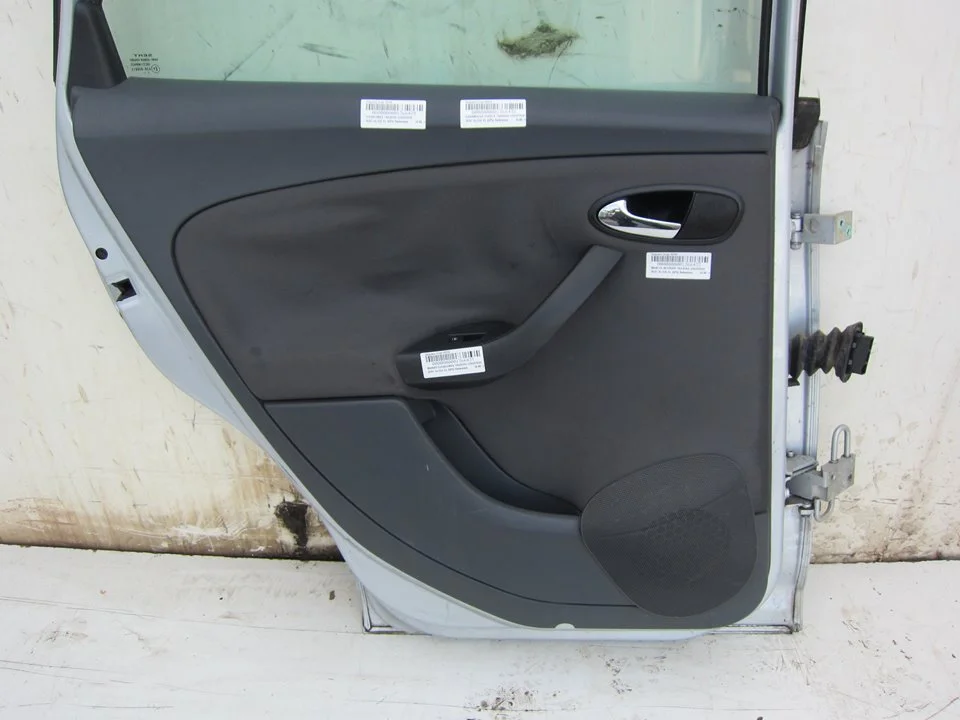 Foto de GUARNECIDO PUERTA TRASERA IZQUIERDA SEAT ALTEA XL (5P5) 1.9 TDI (105 CV / 77 KW)