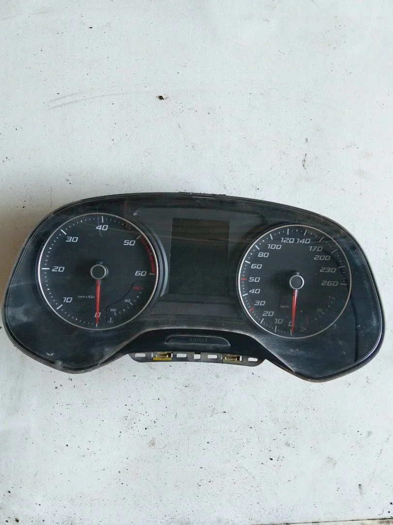 Foto de CUADRO INSTRUMENTOS SEAT LEON ST 5F8 1.6 TDI (105 CV / 77 KW) referencia 5F0920