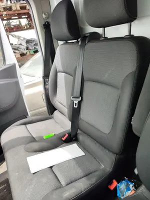 Foto de ASIENTO DELANTERO DERECHO FIAT TALENTO FURGÓN (296) 2.0 Turbodiesel Ecojet (119 CV / 88 KW) foto 2