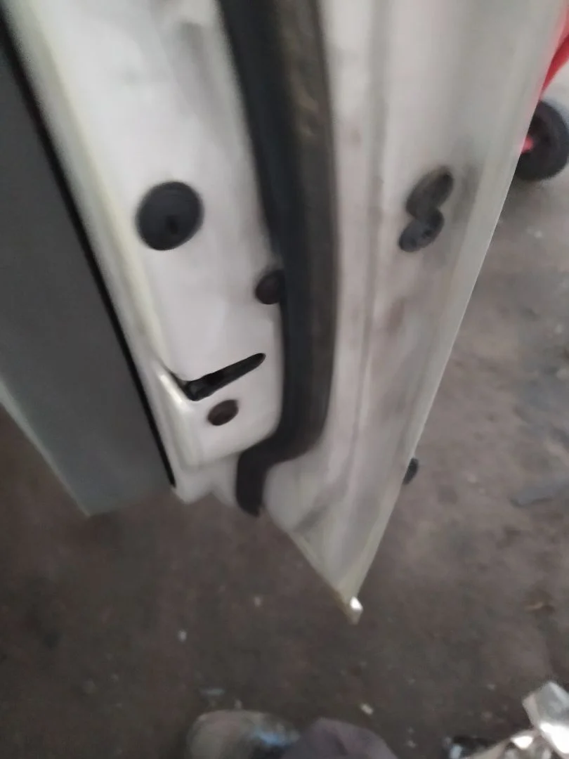 Foto de CERRADURA PUERTA DELANTERA DERECHA VOLKSWAGEN CADDY (2K)(02.2004) 1.9 TDI (105 CV / 77 KW)