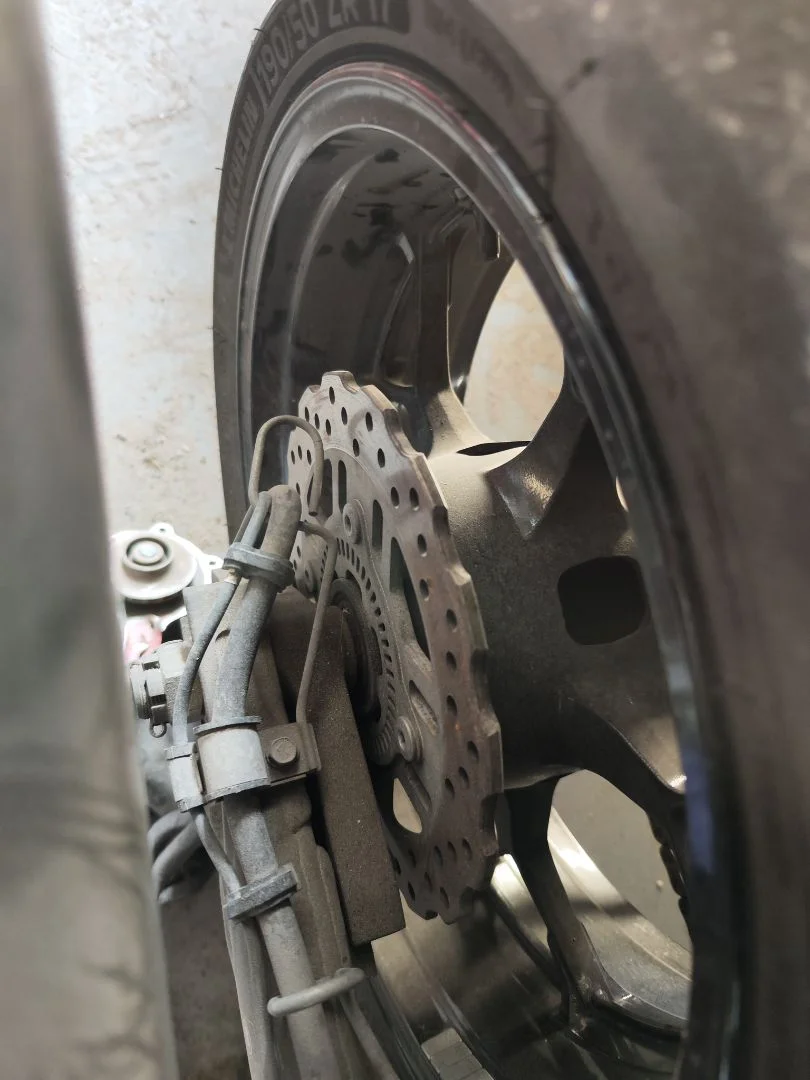 Foto de DISCO DE FRENO TRASERO KAWASAKI ZZR 1400 1441 cm3 - 147.2 kW (0 CV / 0 KW)